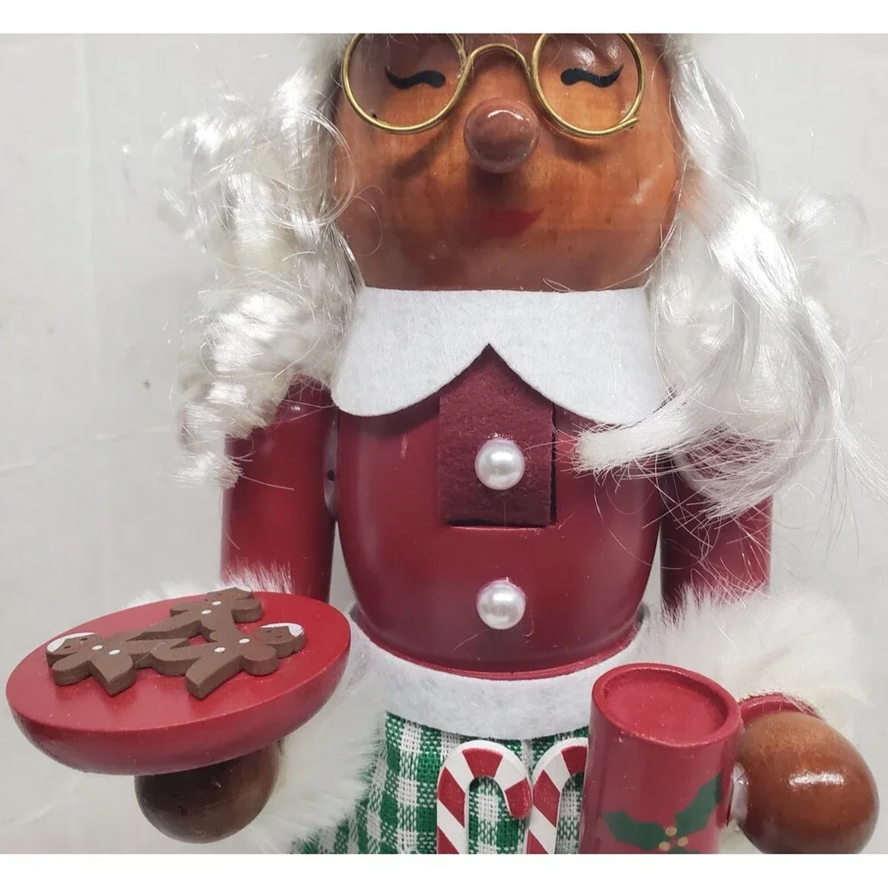Wooden Christmas Nutcracker,14